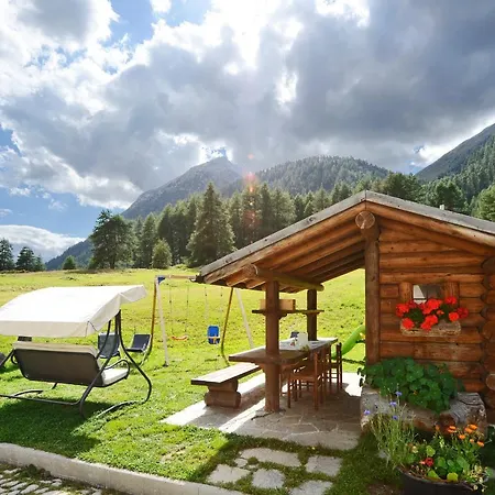 Sleeps 4 ليفينو