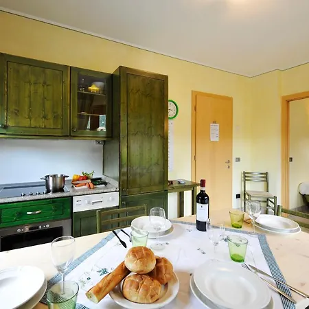 Sleeps 4 * ليفينو